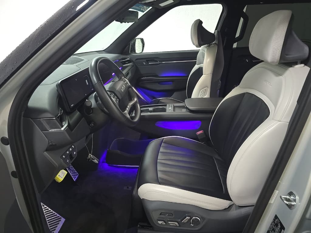 2024 Kia EV9 view 5