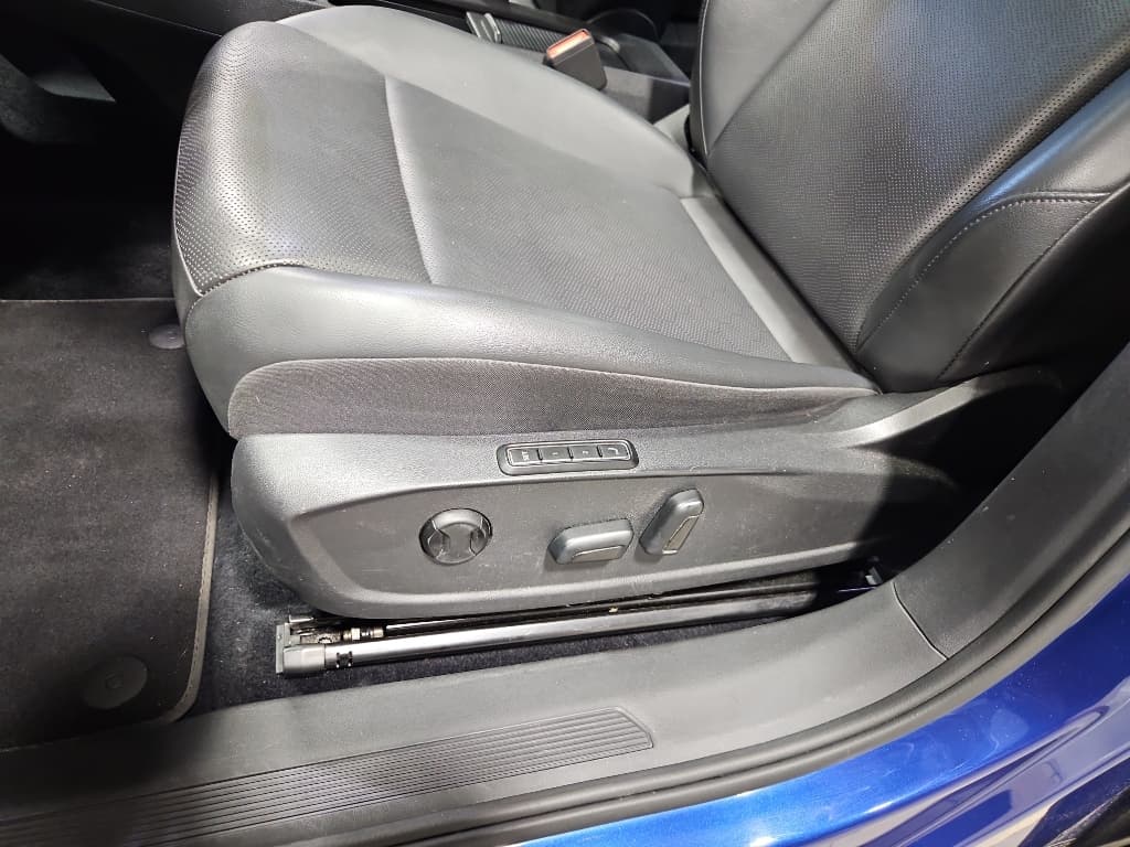 2021 Volkswagen ID.4 view 6