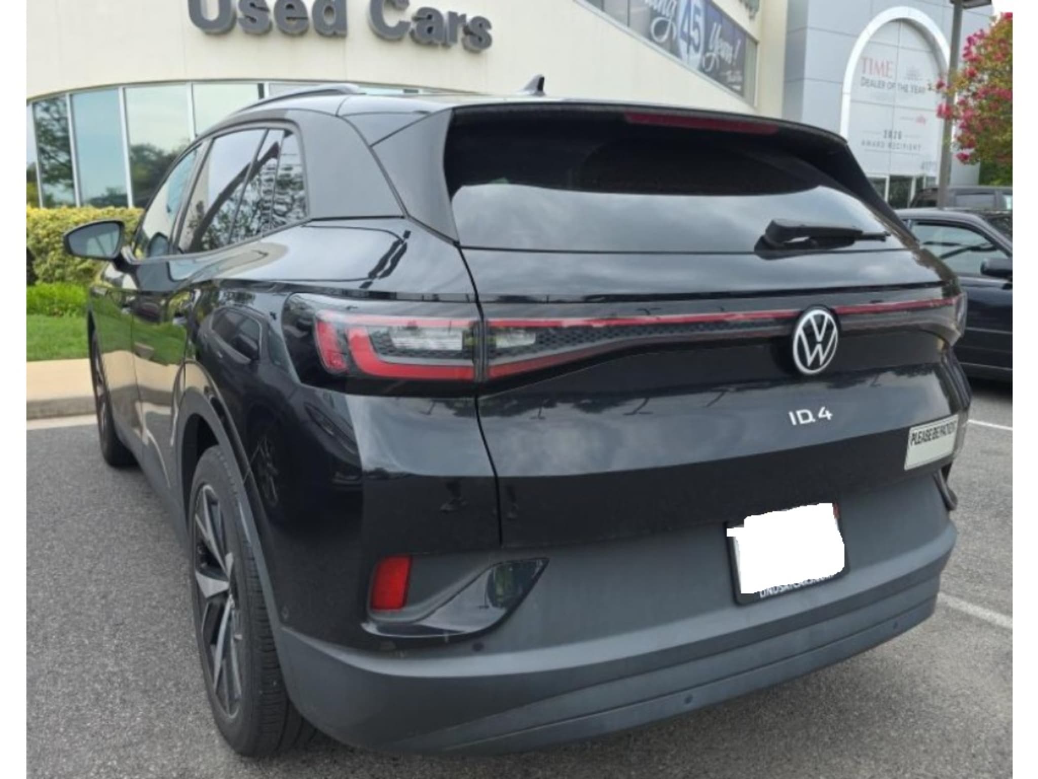 2023 Volkswagen ID.4 view 3