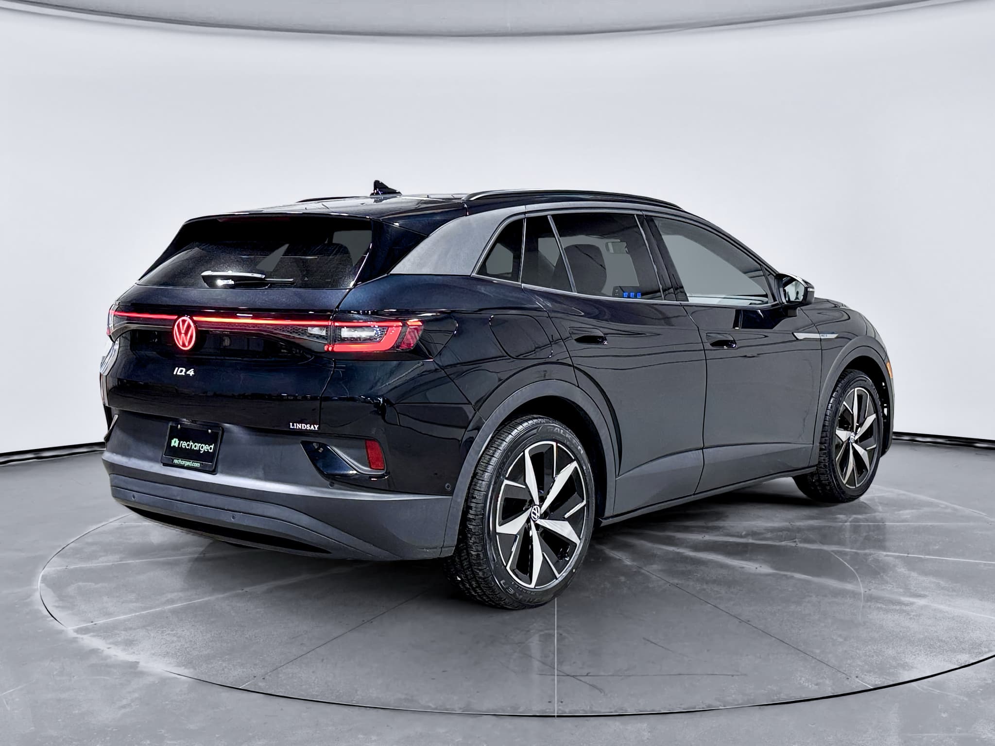 2023 Volkswagen ID.4 view 3