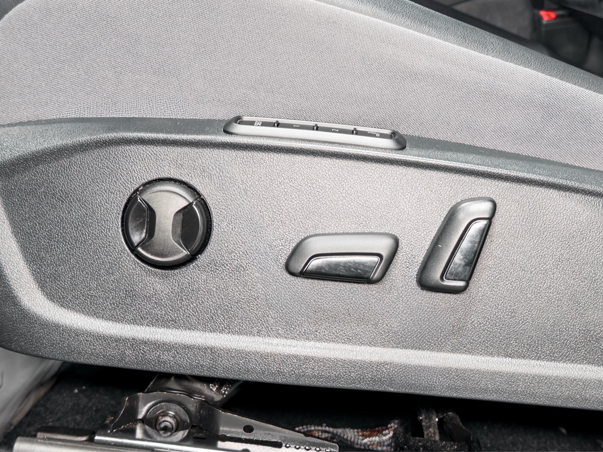 2023 Volkswagen ID.4 view 6