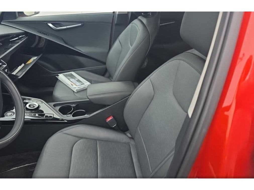 2023 Kia Niro EV view 5