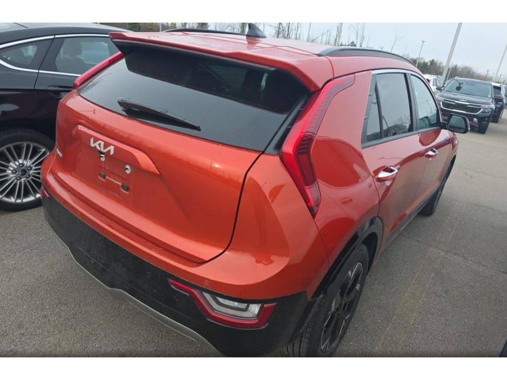 2023 Kia Niro EV view 3