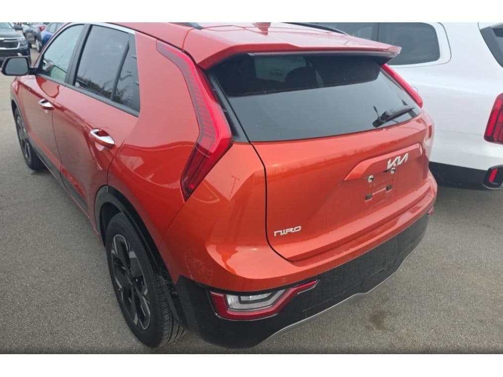 2023 Kia Niro EV view 4