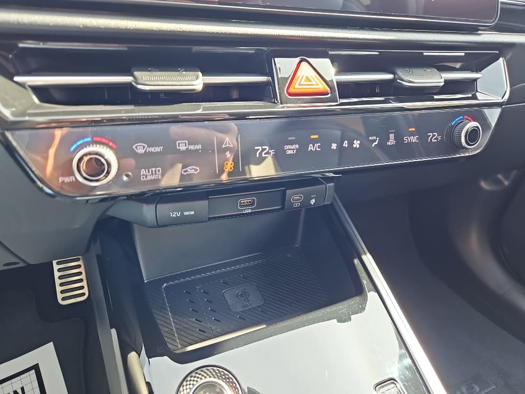 2023 Kia Niro EV view 17