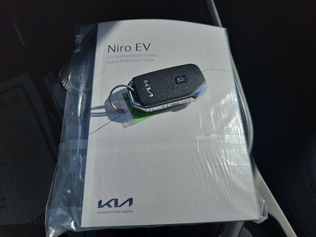 2023 Kia Niro EV view 21