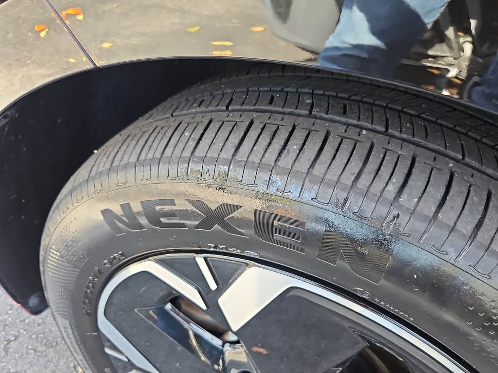 2023 Kia Niro EV view 27