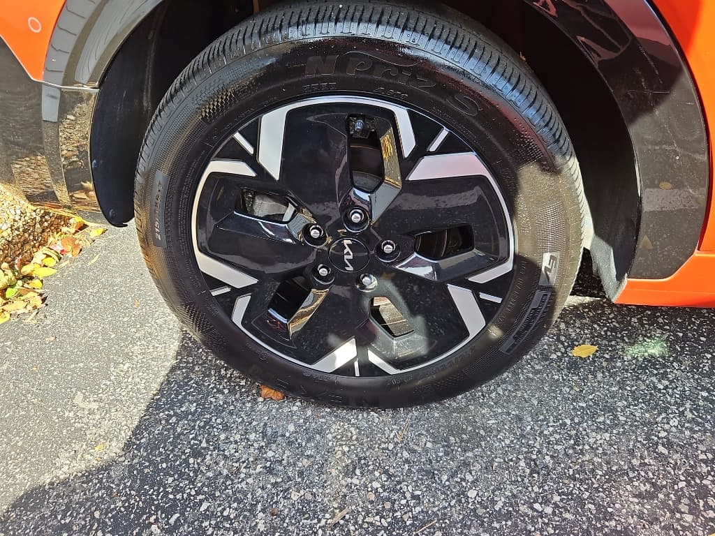 2023 Kia Niro EV view 30