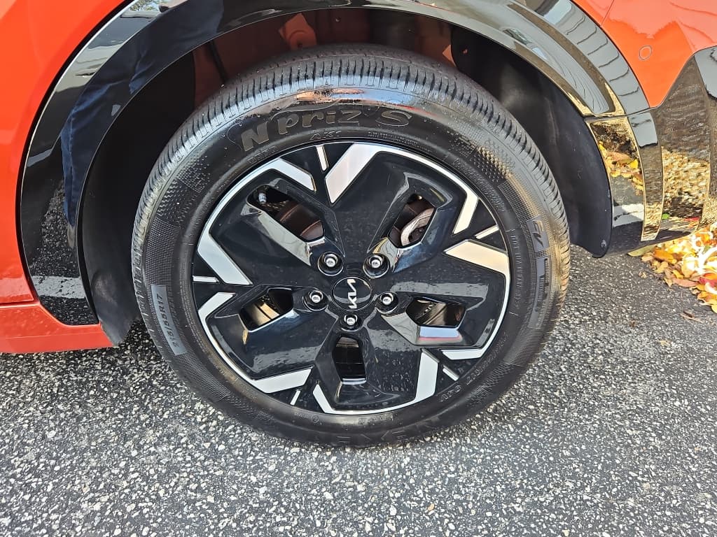 2023 Kia Niro EV view 28