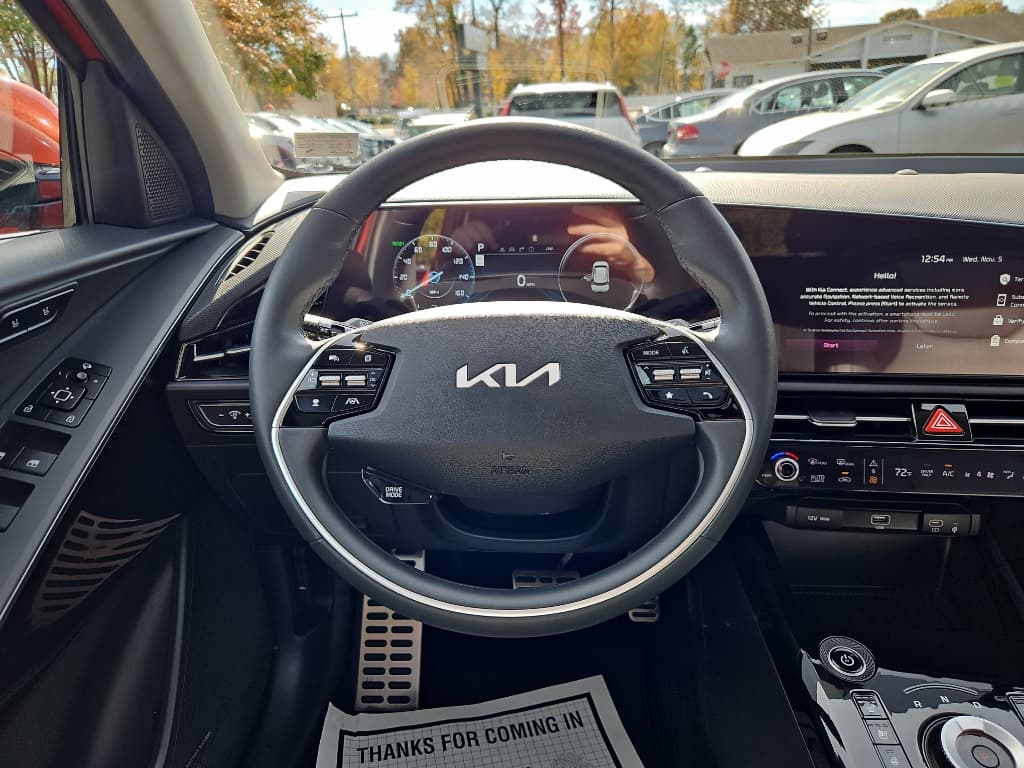 2023 Kia Niro EV view 8