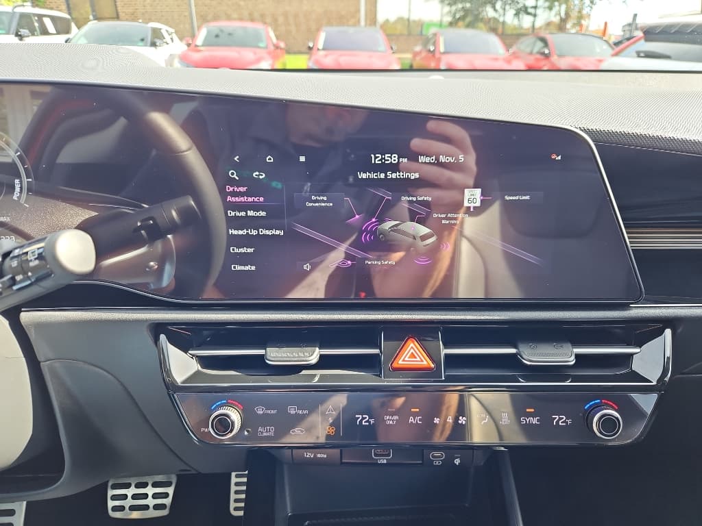 2023 Kia Niro EV view 13