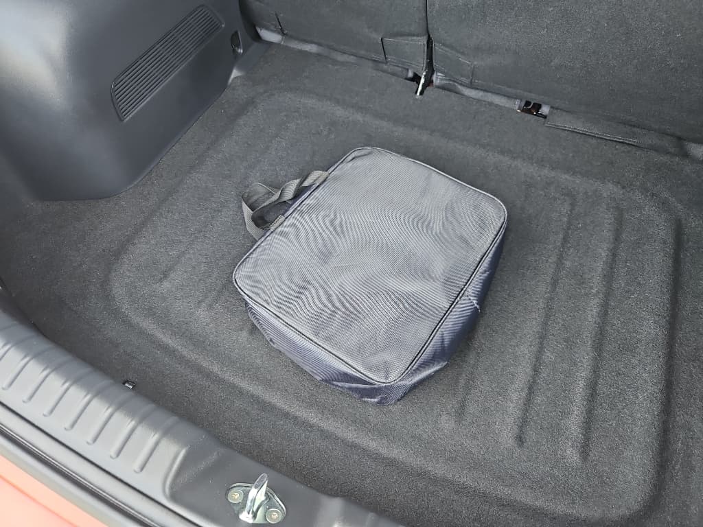 2023 Kia Niro EV view 6