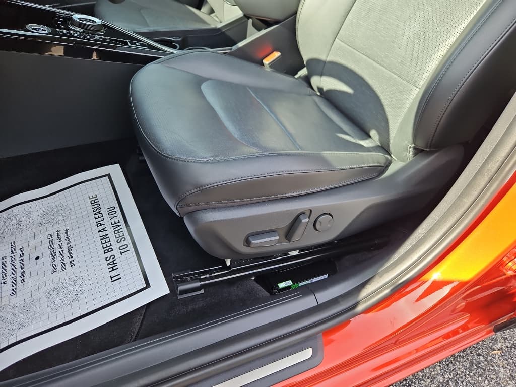 2023 Kia Niro EV view 7