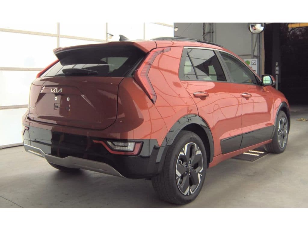 2023 Kia Niro EV view 3