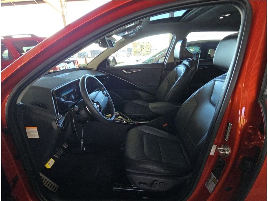 2023 Kia Niro EV view 5