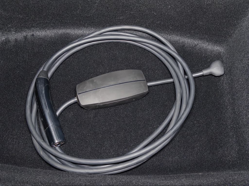 2025 Tesla Model 3 view 6