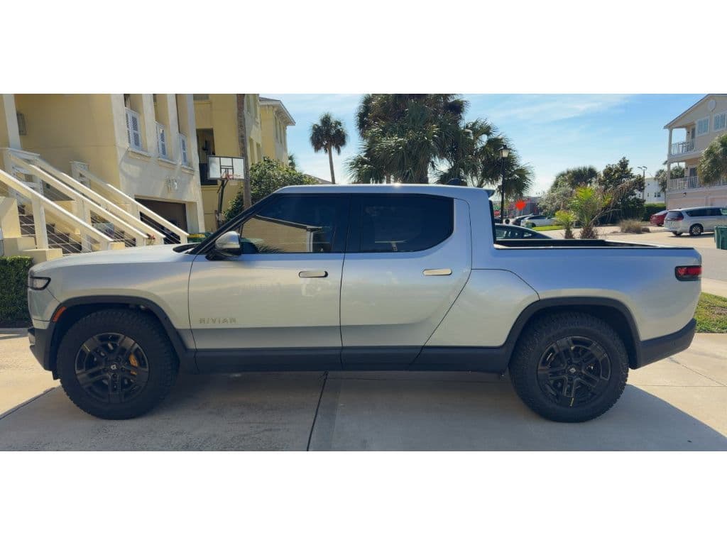 2023 Rivian R1T view 2