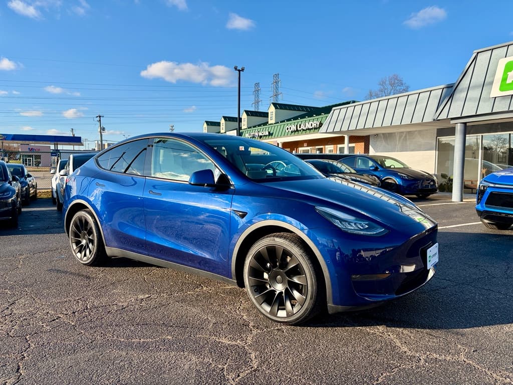 2020 Tesla Model Y view 4