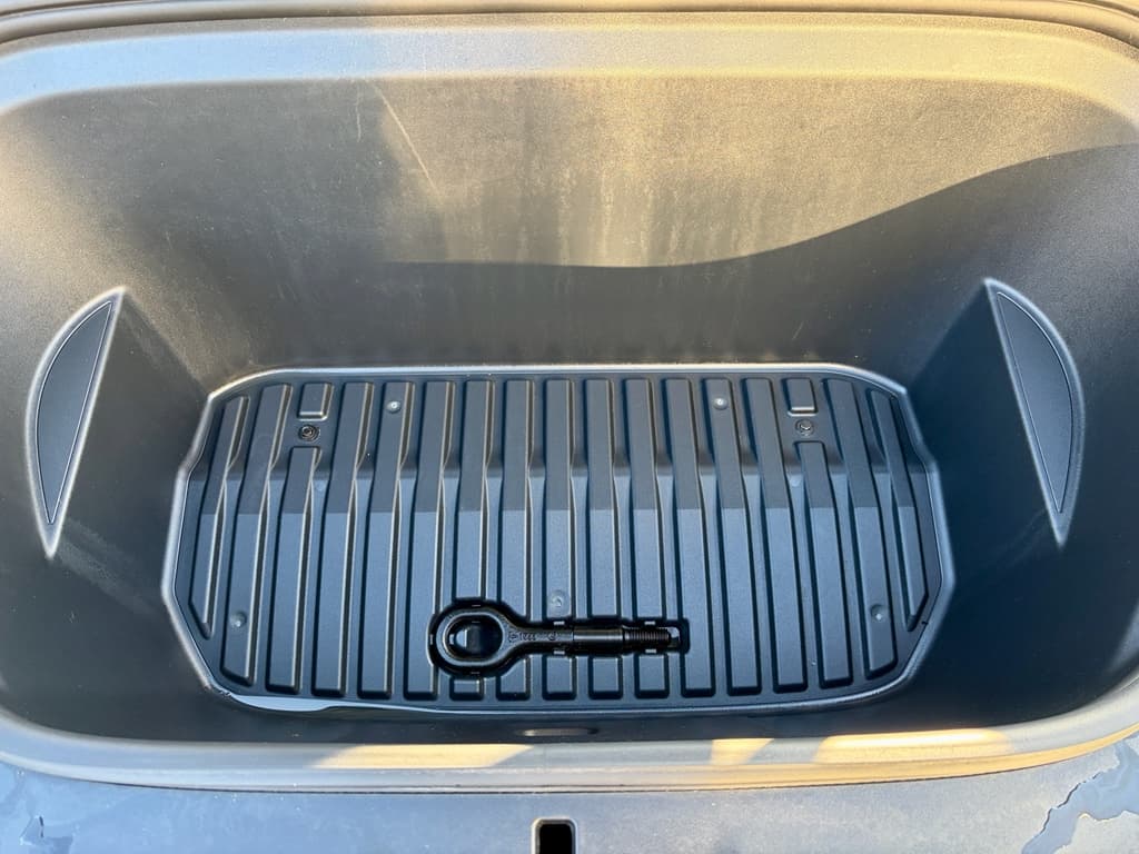 2020 Tesla Model Y view 23