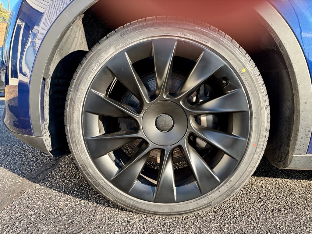 2020 Tesla Model Y view 33