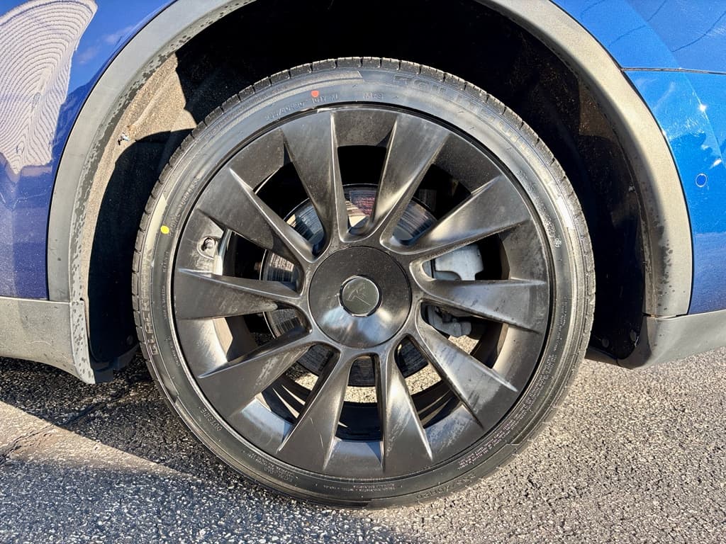 2020 Tesla Model Y view 31