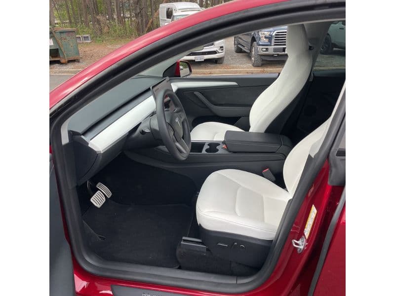 2024 Tesla Model Y view 5