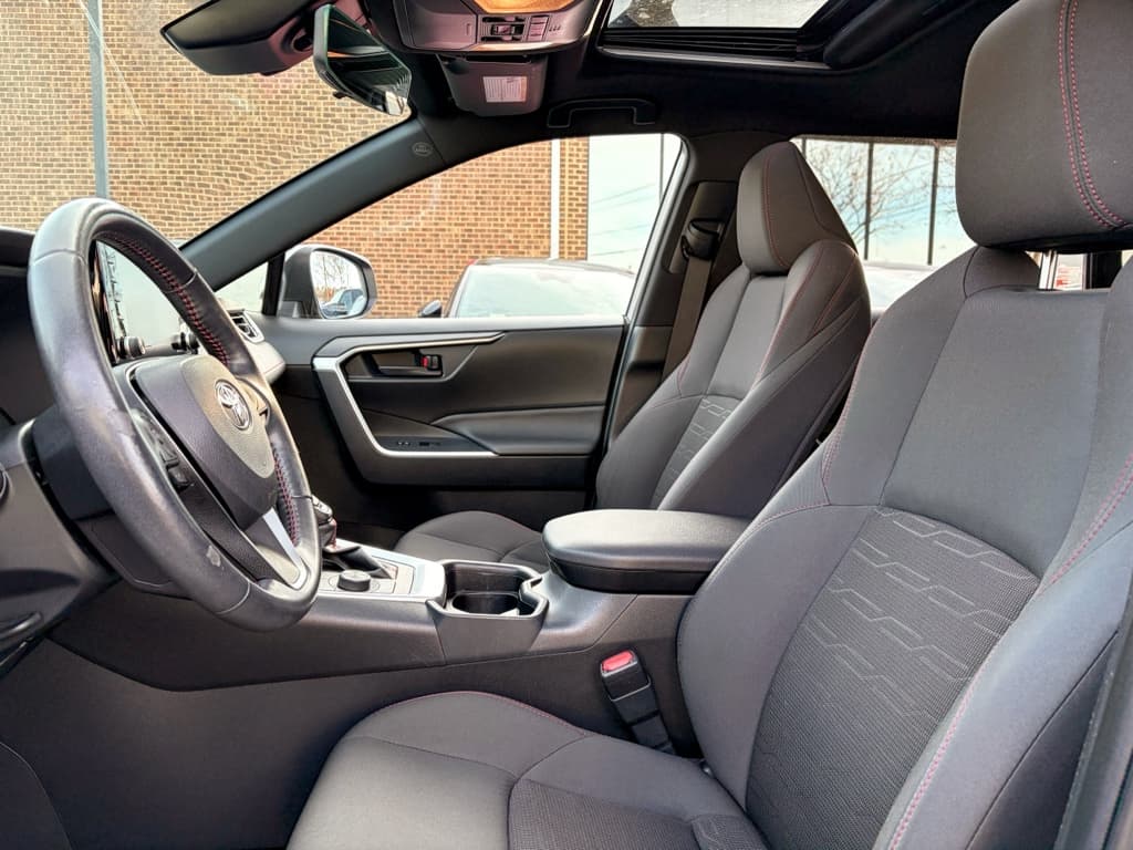 2021 Toyota RAV4 Prime view 17