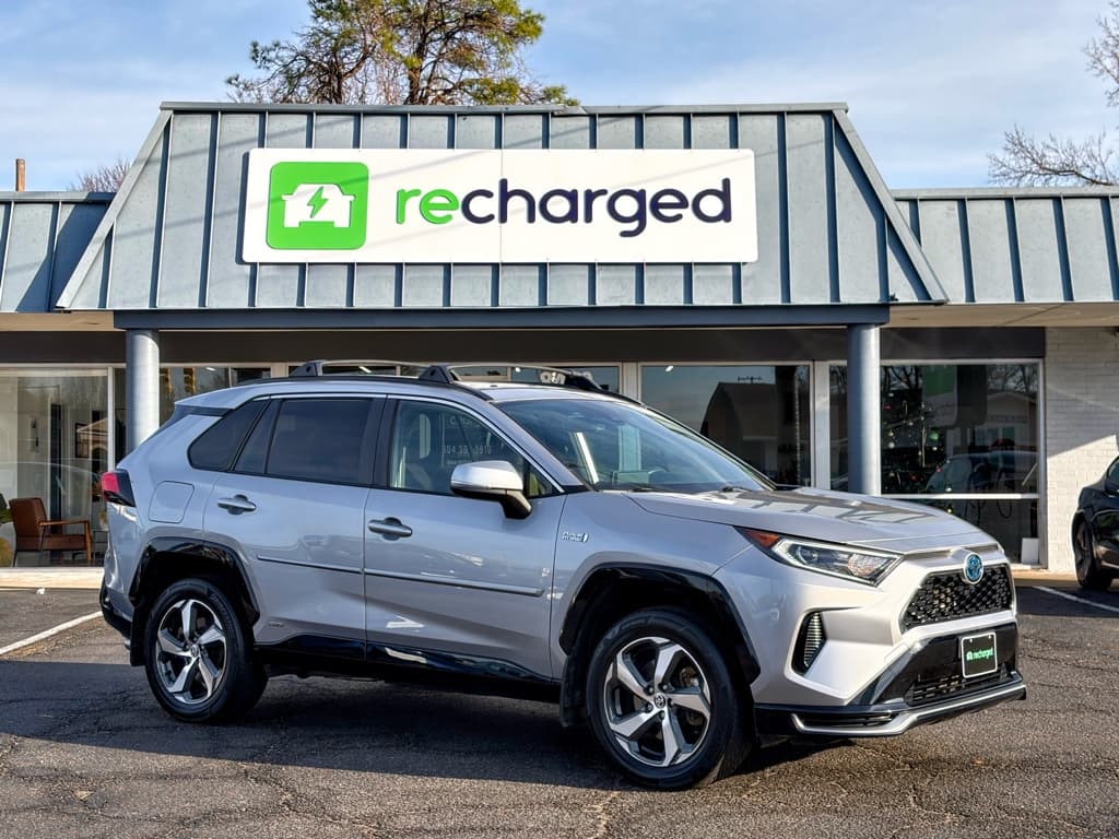2021 Toyota RAV4 Prime view 4