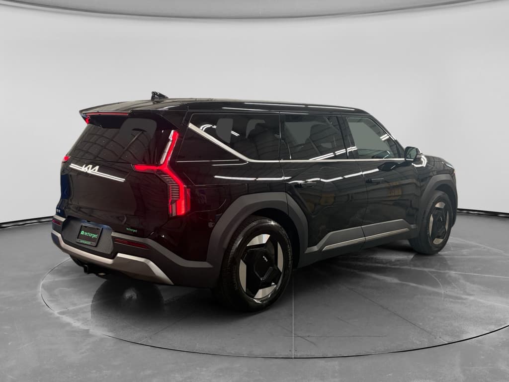 2024 Kia EV9 view 3