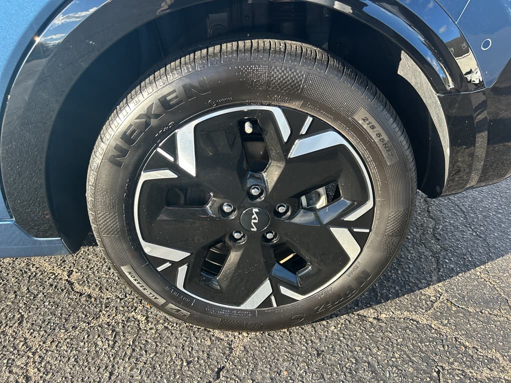 2023 Kia Niro EV view 29