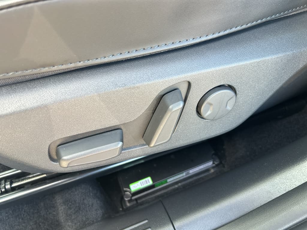 2023 Kia Niro EV view 6