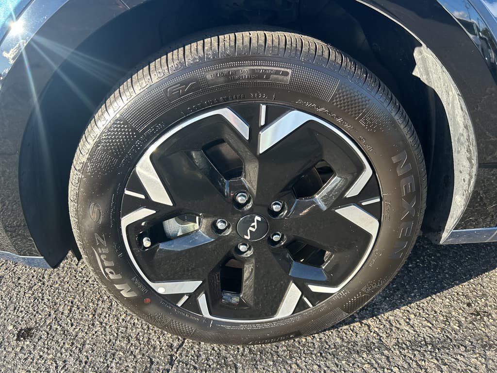 2023 Kia Niro EV view 27