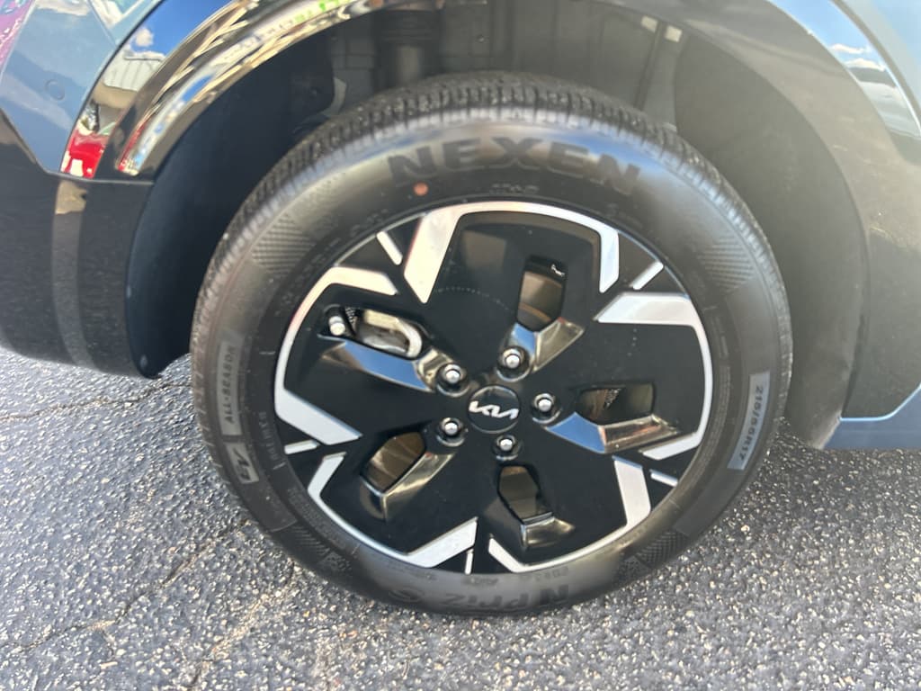 2023 Kia Niro EV view 23