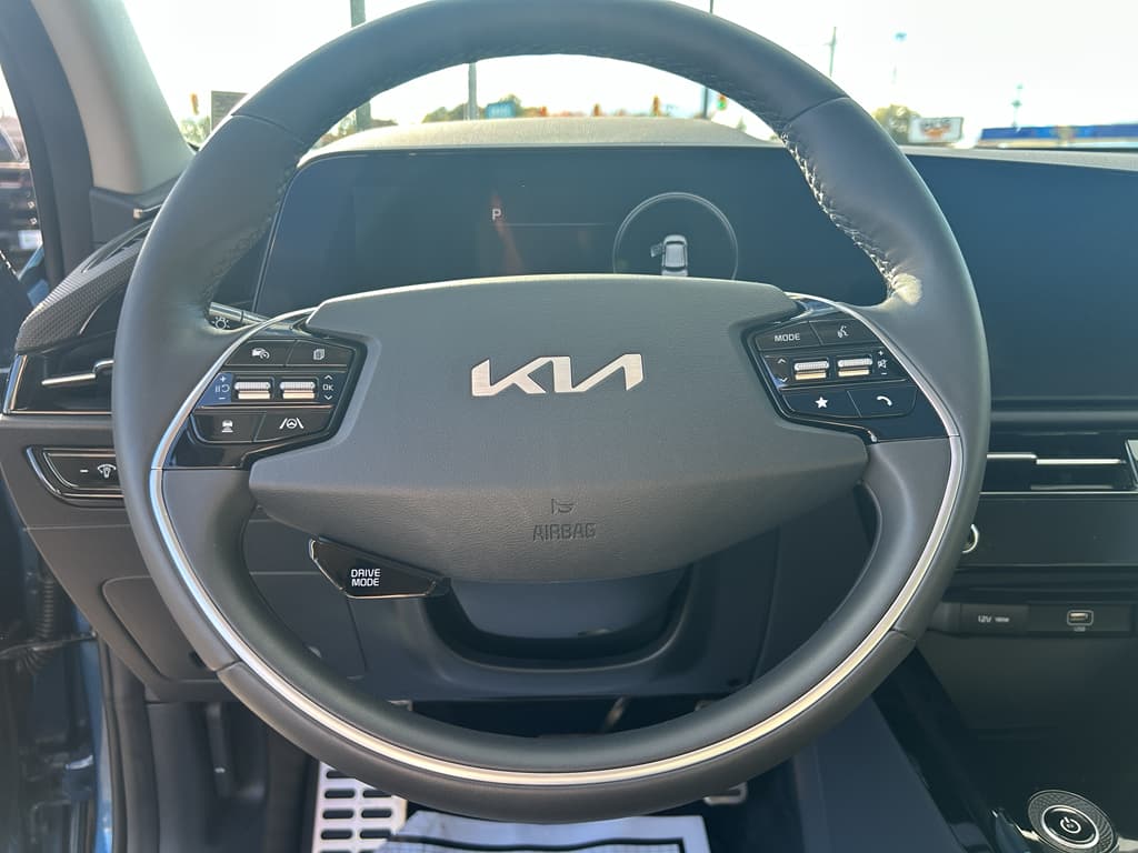 2023 Kia Niro EV view 7