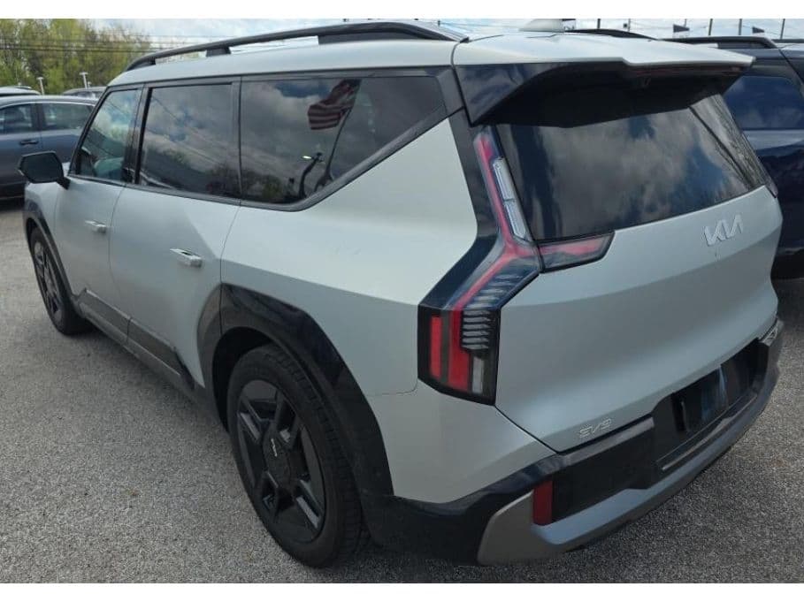 2024 Kia EV9 view 4