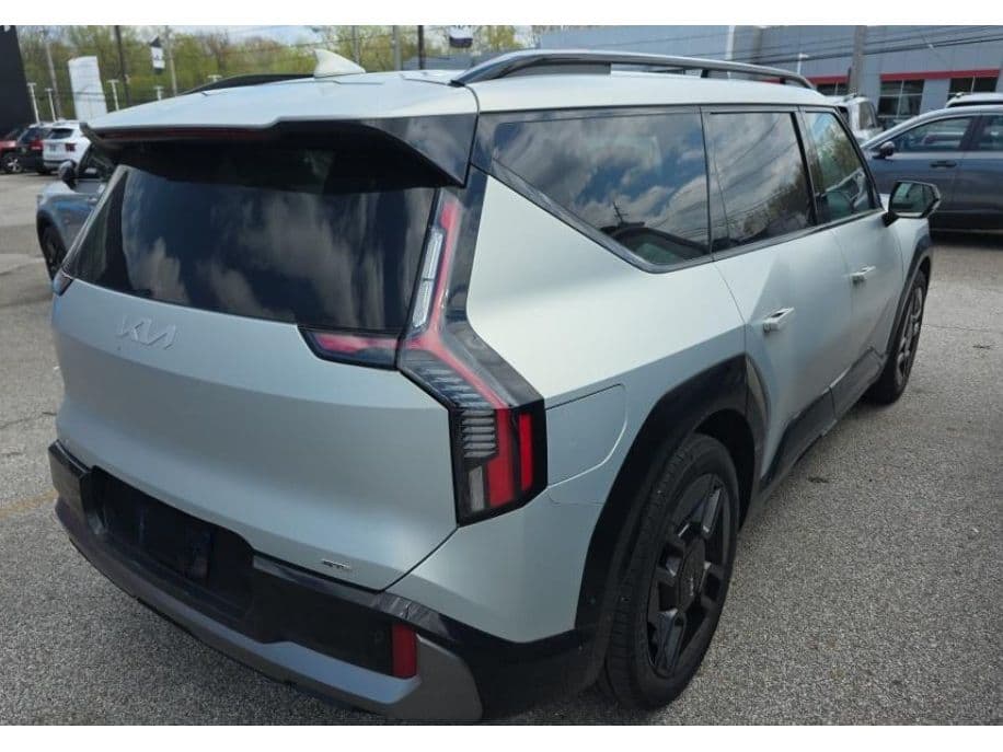 2024 Kia EV9 view 3