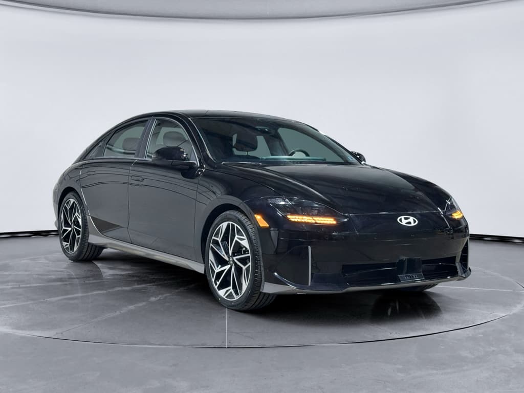 2023 Hyundai IONIQ 6 view 4