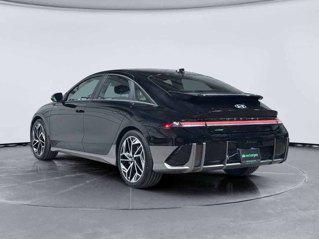 2023 Hyundai IONIQ 6 view 2