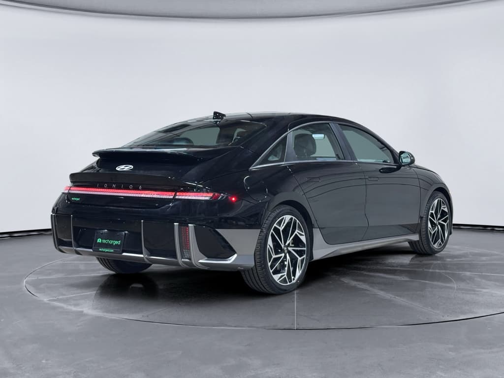 2023 Hyundai IONIQ 6 view 3