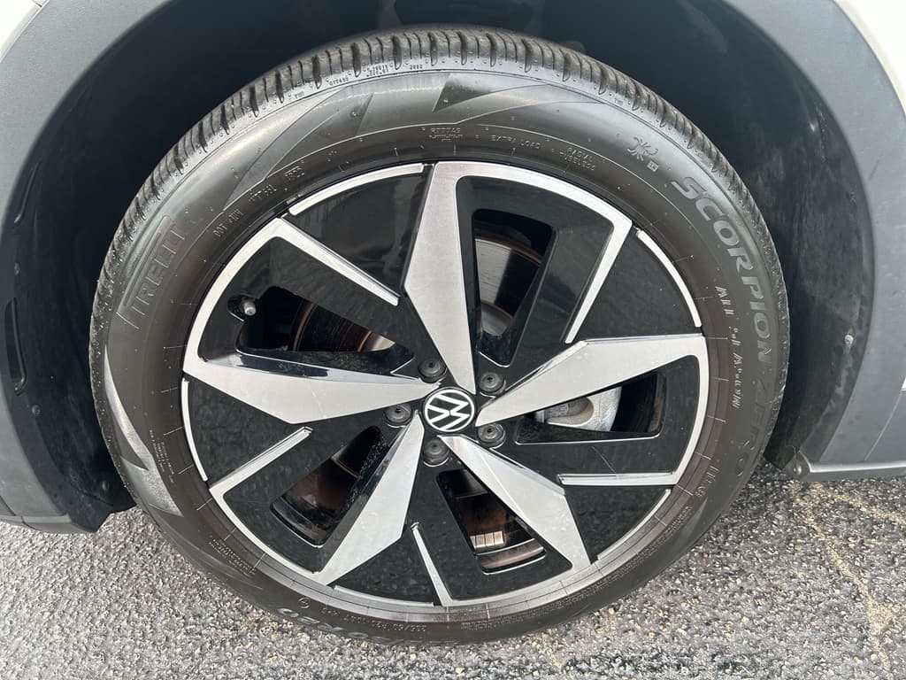 2023 Volkswagen ID.4 view 27