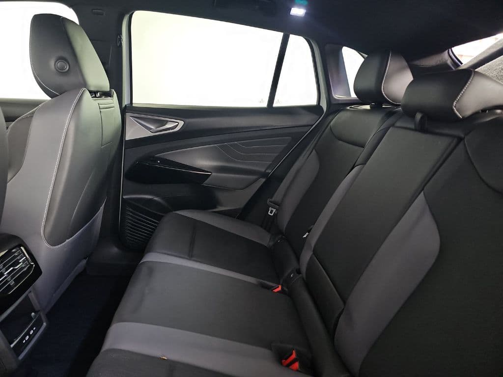 2023 Volkswagen ID.4 view 6
