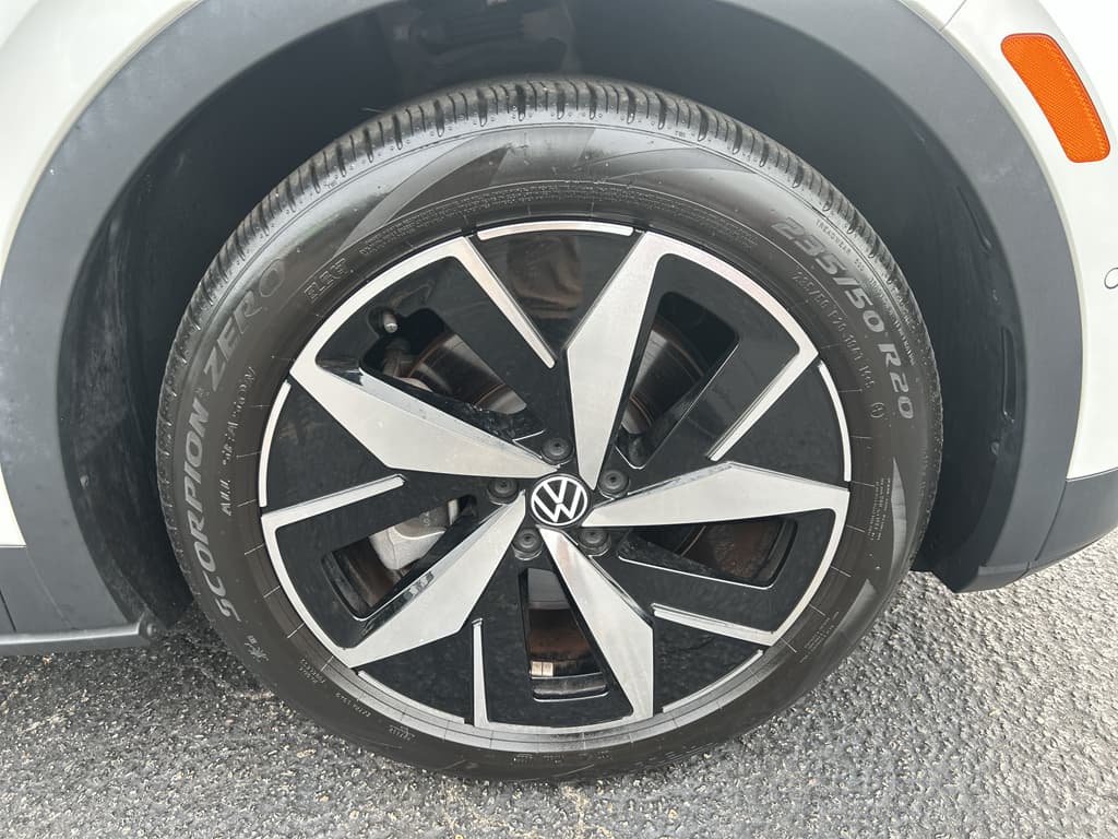 2023 Volkswagen ID.4 view 25