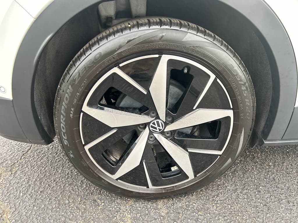 2023 Volkswagen ID.4 view 23