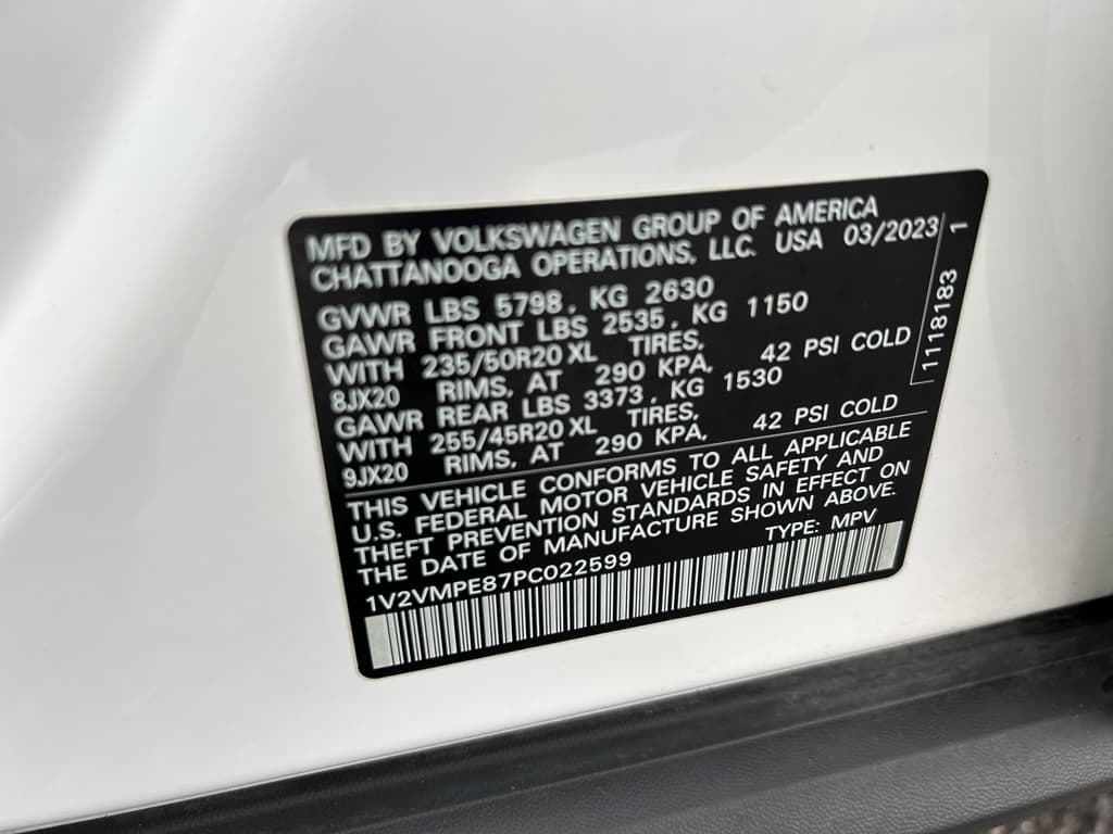 2023 Volkswagen ID.4 view 22