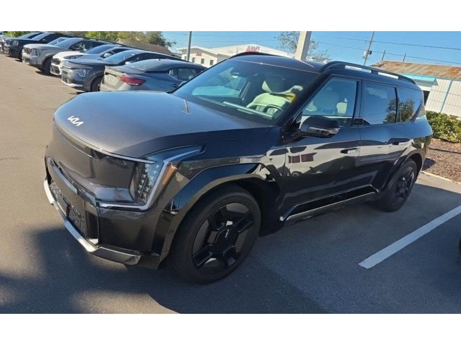 2024 Kia EV9 view 1