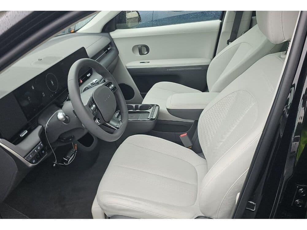 2025 Hyundai IONIQ 5 view 5