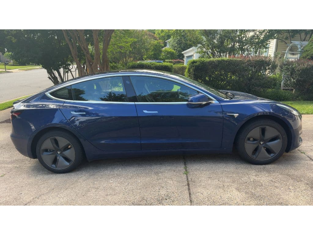2018 Tesla Model 3 view 3