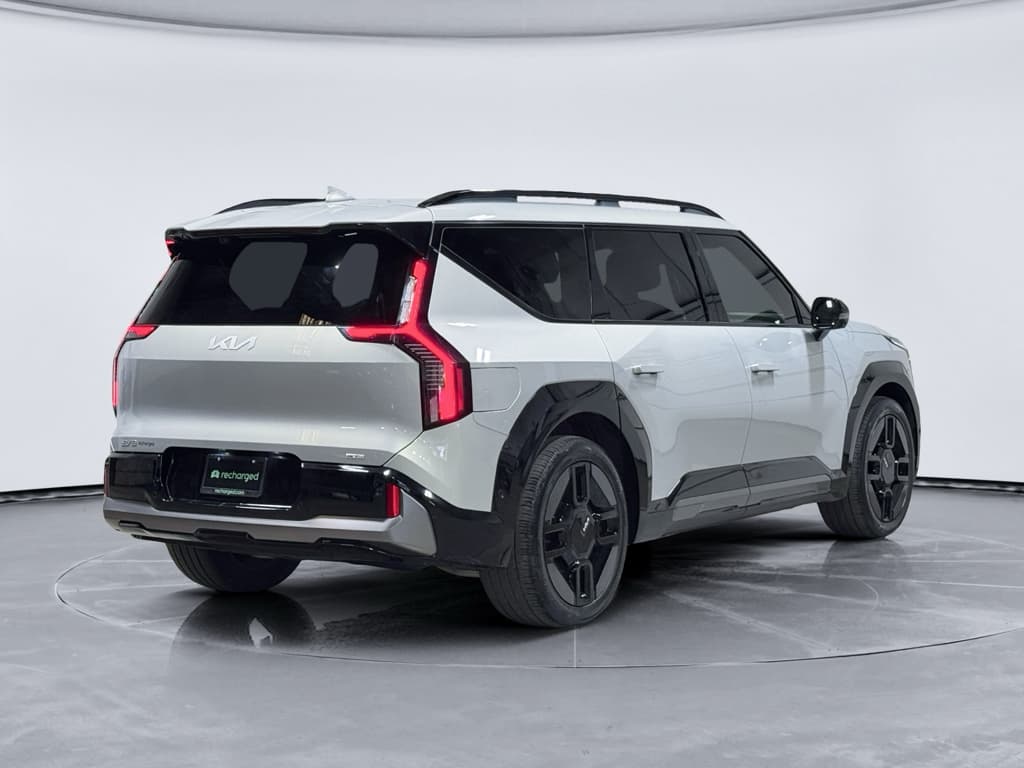 2024 Kia EV9 view 3