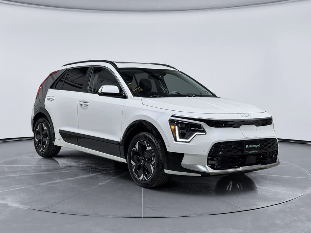 2023 Kia Niro EV view 4