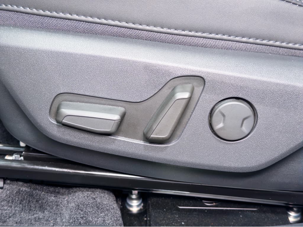 2023 Kia Niro EV view 6